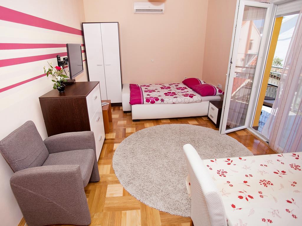 Apartment Zadar Diklo Borik Vir Zimmer foto