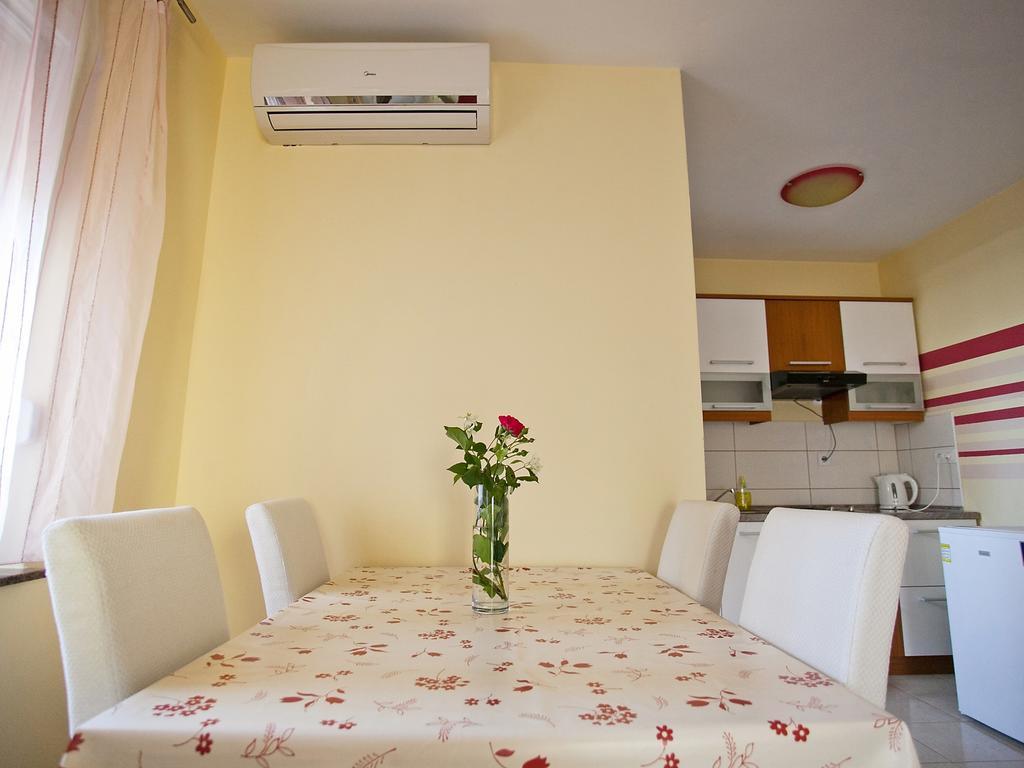 Apartment Zadar Diklo Borik Vir Zimmer foto