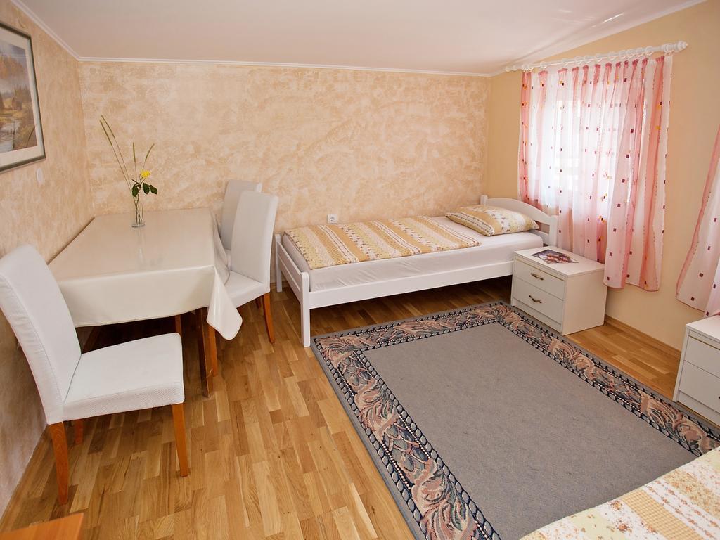 Apartment Zadar Diklo Borik Vir Zimmer foto