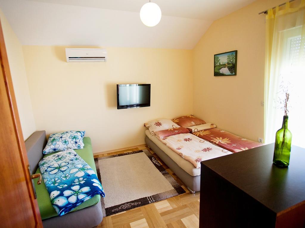 Apartment Zadar Diklo Borik Vir Zimmer foto