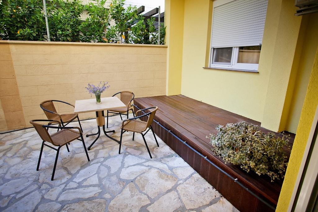 Apartment Zadar Diklo Borik Vir Zimmer foto